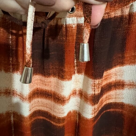 * ❤️PERFECT for FALL TOP w/CRISS-CROSS TIE DETAIL SMALL - Picture 3 of 7